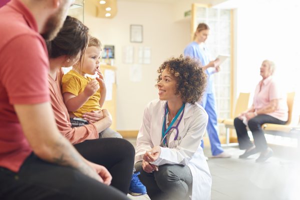Toddler-talking-to-female-doctor